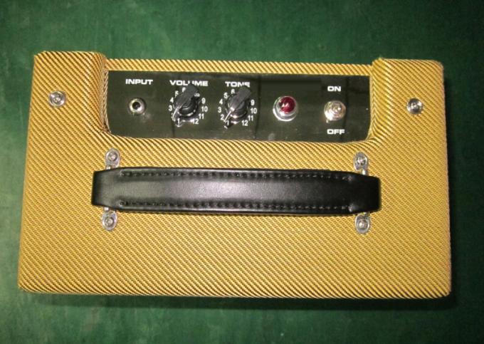 5F2A Style Champ Classic A Handmade Tweed Guitar Amplifier Combo 5W with Volume and Tone Control 1*10 Speaker