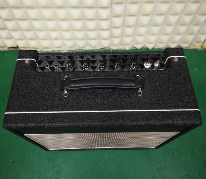 1*10 Eminence Celestion Speaker Vox Style Tube Guitar Amplifier Combo 15W