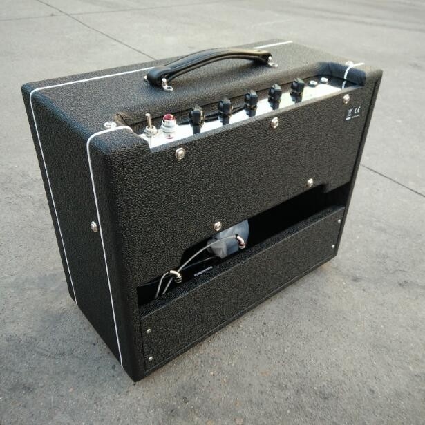1*10 Eminence Celestion Speaker Vox Style Tube Guitar Amplifier Combo 15W