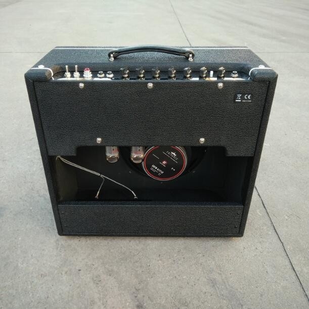 Vox Style Tube Guitar Amplifier Combo 30W with Reverb Gain, Fat Switch, Treble, Bass, Middle, Volume, Reverb