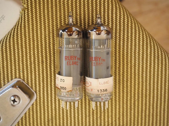Tweed Tube Guitar Amplifier with Reverb Tremolo 15W (AT15)