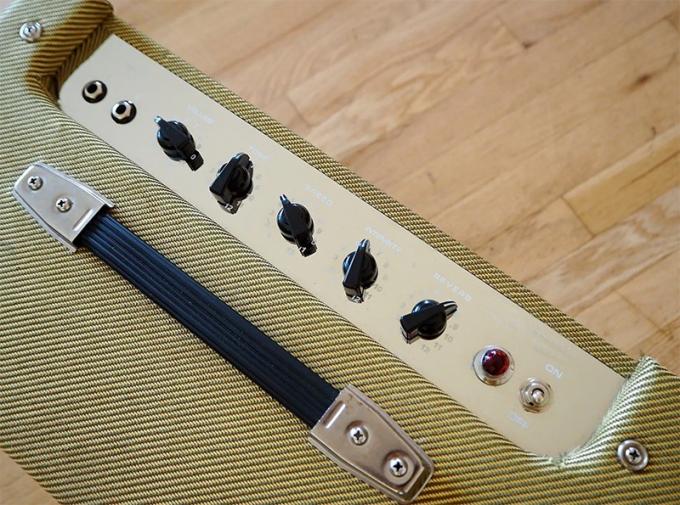 Tweed Tube Guitar Amplifier with Reverb Tremolo 15W (AT15)