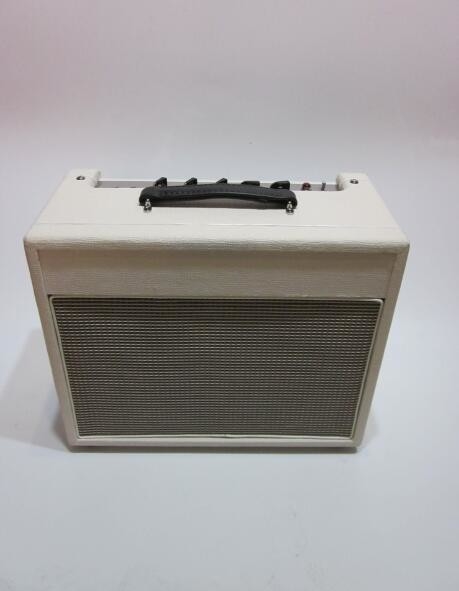 Vox Style Tube Guitar Amplifier Combo 30W 3-Band EQ, Reverb, Presence, Preamp Out, Power AMP in features