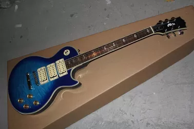 China Wholesale new guitar mahogany body 3-piuckup LP Ace Frehley Signature blue electric guitar supplier