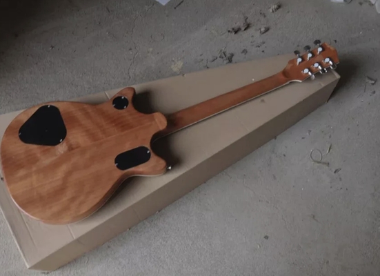 Factory Customized New Natural Wood Color Electric Guitar with A Top Quality supplier