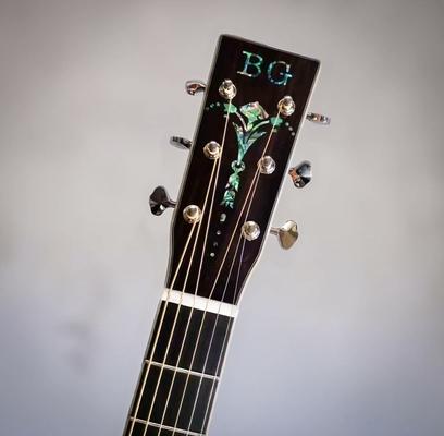12-Fret Single 0 Shape Handmade Guitar with Dove Tail Joint Acoustic Guitar Solid KOA Back Side supplier