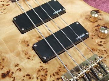 BEST 4 strings butterfly bass guitar Best accessories BEST workmanship supplier