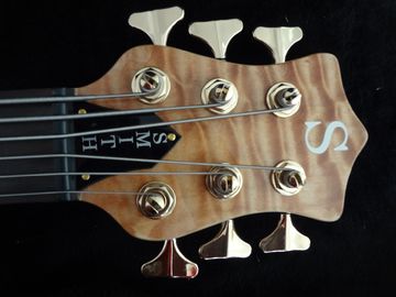 6 string bass guitar Smith custom bass Golden hardwares Wilkinson brodges original Active pickup 5 ply neck bolt on supplier
