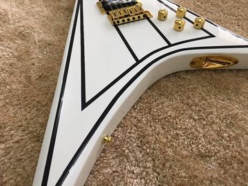 jackson custom guitar White color Golden hardwares Blocks inlay on rosewood fingerboard flying v electric guitar 6 strin supplier