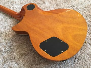 LP custom guitar tobacco sunburst quilted maple body Back contour and neck joint contour Ebony fingerboard custom guitar supplier