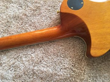 LP custom guitar tobacco sunburst quilted maple body Back contour and neck joint contour Ebony fingerboard custom guitar supplier