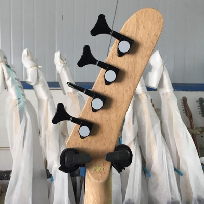 Factory George Lynch Skull Skeleton 4 Strings Electric Bass Guitar Basswood Body supplier