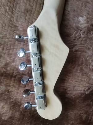 Custom Grand George Harrison Rocky Electric Guitar Accept Guitar and Bass with Colorful Pickups OEM supplier