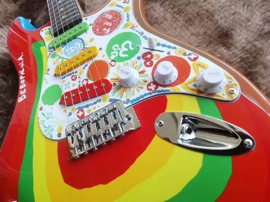 Custom Grand George Harrison Rocky Electric Guitar Accept Guitar and Bass with Colorful Pickups OEM supplier