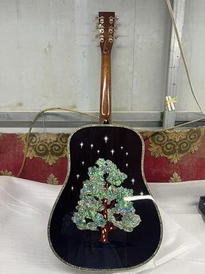 Martin D-300 Limited-Edition Dreadnought Acoustic Guitar supplier