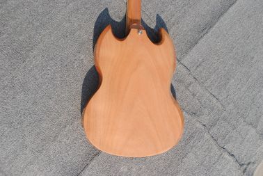 High quality custom 6 string electric guitar, flame maple veneer, wood color body, double F hole half hollow body, rosew supplier