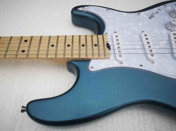 Metal blue color solid body white pickguard maple fretboard Elite electric guitar supplier