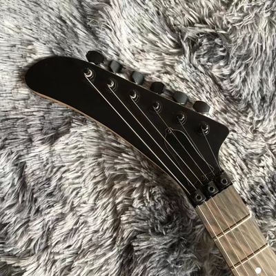 Top Quality 6 Strings Bones Black Skull Electric Guitar supplier