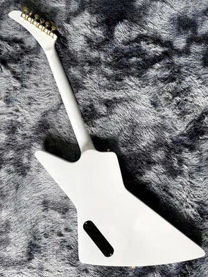 Custom Irregular Special-Shaped Electric Guitar with White Veneer Yellow Guard Board supplier