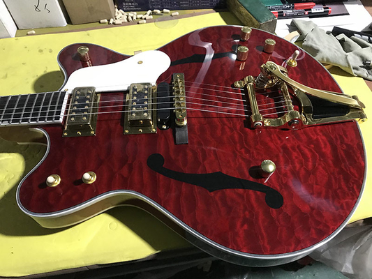 Custom Double F Hollow Body Jazz Eelectric Guitar with Golden Tremolo Quilted Flamed Maple Top Gret Style Guitar supplier