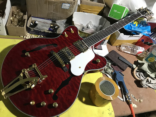 Custom Double F Hollow Body Jazz Eelectric Guitar with Golden Tremolo Quilted Flamed Maple Top Gret Style Guitar supplier